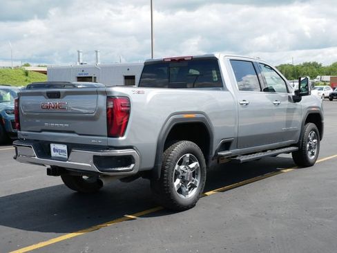 Used 2025 GMC Sierra 3500 SLT w/ SLT Convenience Package AWD/4WD image 4
