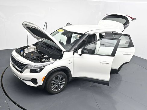 Used 2022 Kia Seltos LX AWD/4WD image 37