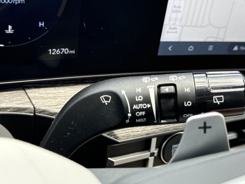 Certified 2024 Hyundai Santa Fe Limited FWD image 28