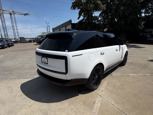 Certified 2025 Land Rover Range Rover Long Wheelbase SE AWD/4WD image 8