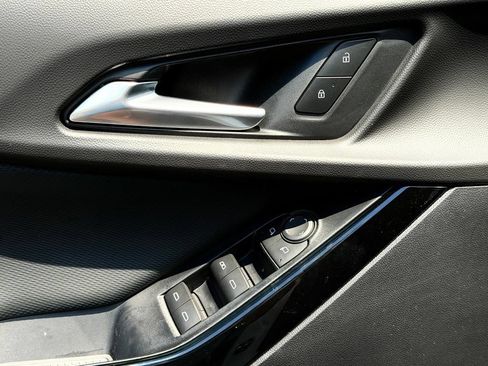 New 2026 Chevrolet Equinox LT FWD image 24