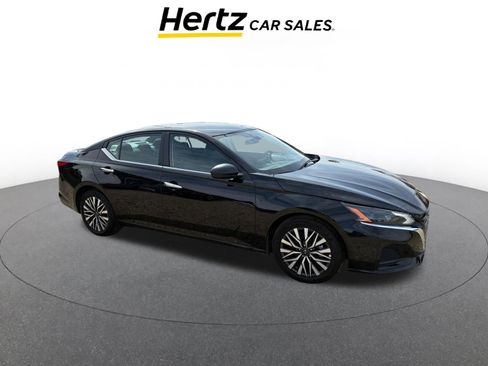 Used 2025 Nissan Altima 2.5 SV FWD image 1