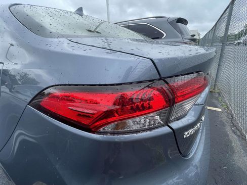 Used 2025 Toyota Corolla LE FWD image 9
