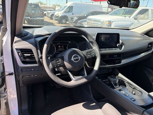 Used 2024 Nissan Rogue SV FWD image 22