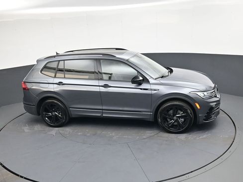 Used 2024 Volkswagen Tiguan SE R-Line image 27