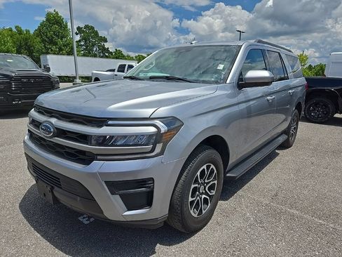 Used 2024 Ford Expedition Max XLT AWD/4WD image 3