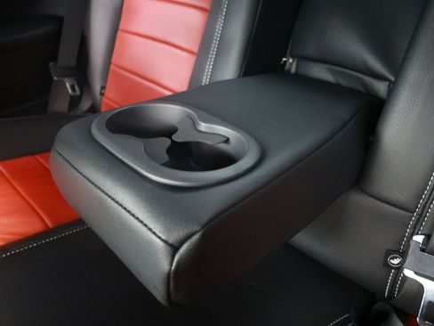 Used 2009 Dodge Challenger R/T RWD image 30