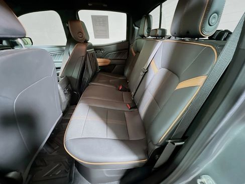 Used 2025 GMC Canyon AT4 image 21