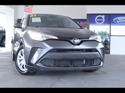 Used 2021 Toyota C-HR LE FWD image 1