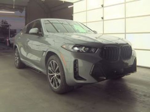 Used 2025 BMW X6 xDrive40i w/ Climate Comfort Package image 10