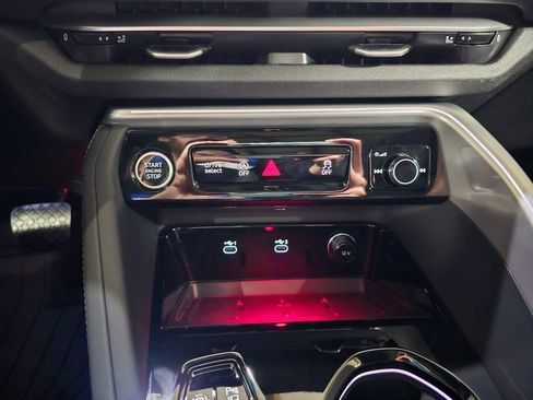 New 2025 Audi Q5 Prestige image 32