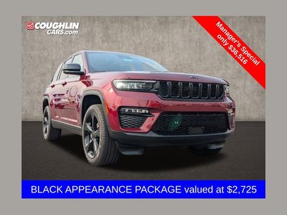 Used 2024 Jeep Grand Cherokee Limited w/ Black Appearance Package