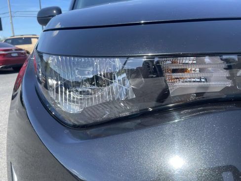 Used 2023 Kia Soul LX FWD image 8