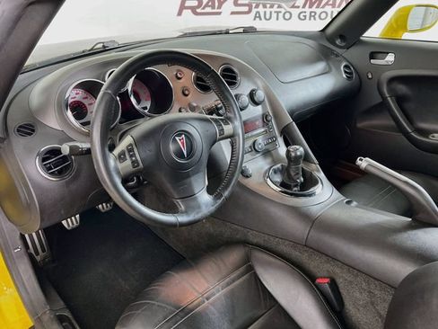 Used 2007 Pontiac Solstice Convertible w/ Premium Package RWD image 26