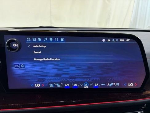 Used 2024 Chevrolet Traverse RS AWD/4WD image 57