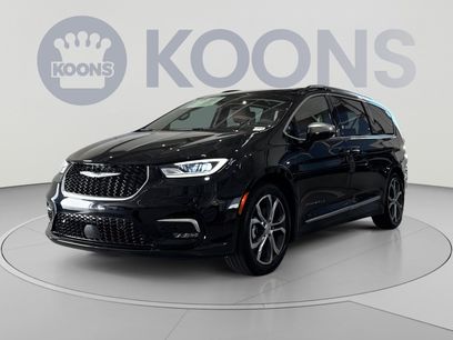 Used 2026 Chrysler Pacifica Pinnacle