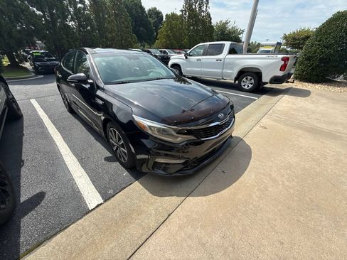 Used 2019 Kia Optima EX w/ EX Premium Package FWD image 2