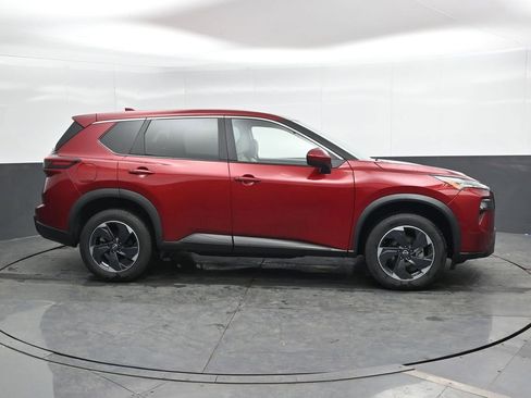 Used 2025 Nissan Rogue SV AWD/4WD image 5