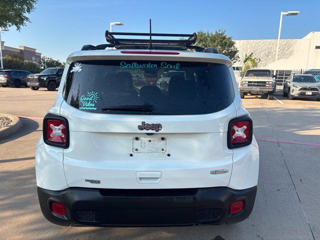 Used 2020 Jeep Renegade Latitude w/ UConnect 8.4 Nav Group FWD image 6