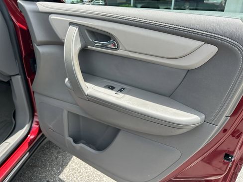 Used 2016 Chevrolet Traverse LT image 14