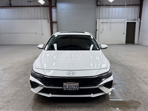 Used 2024 Hyundai Elantra Limited image 25