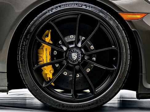 Used 2019 Porsche 911 Speedster RWD image 37