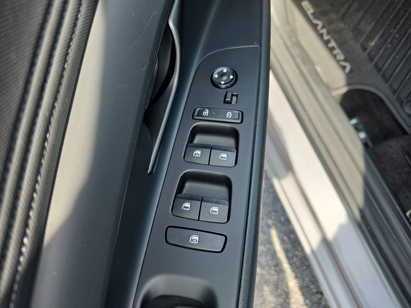 Used 2026 Hyundai Elantra Sport FWD image 14