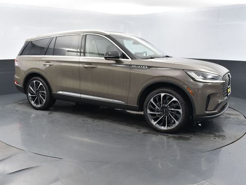 New 2025 Lincoln Aviator Reserve w/ Equipment Group 201A image 3