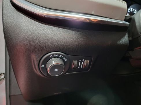 Used 2023 Jeep Compass Limited image 32