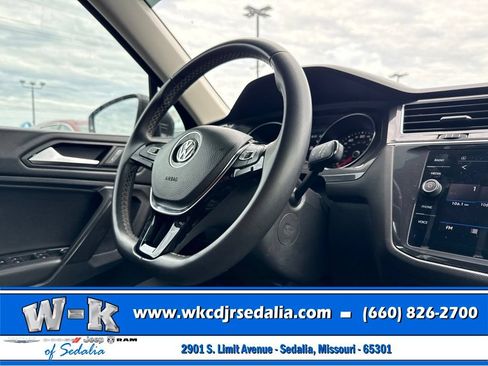 Used 2021 Volkswagen Tiguan SE FWD image 39