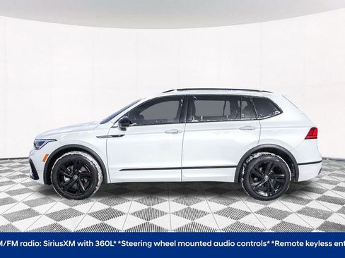 Used 2023 Volkswagen Tiguan SE R-Line image 8