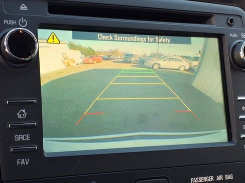 Used 2016 Chevrolet Traverse LT w/ Style and Technology Package image 8