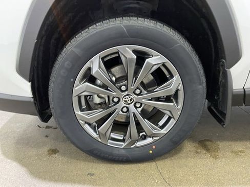 Used 2023 Toyota RAV4 Limited image 23