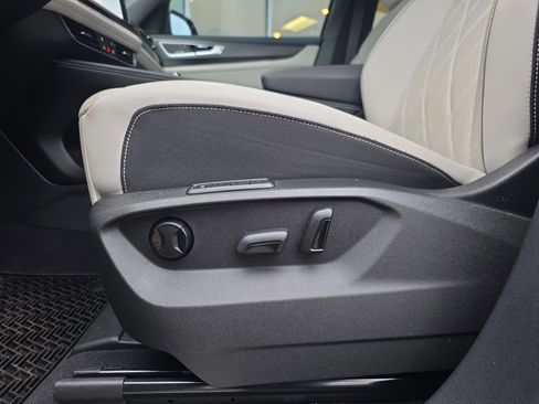 Used 2024 Volkswagen Atlas Cross Sport SEL Premium R-Line image 15