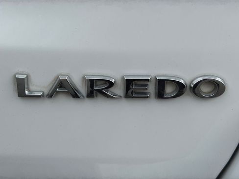 Used 2021 Jeep Grand Cherokee Laredo RWD image 32