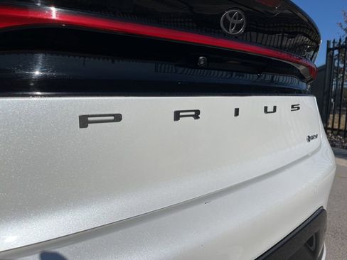 Used 2024 Toyota Prius XLE image 7
