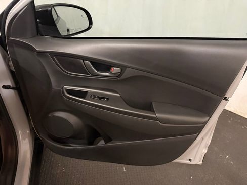 Certified 2022 Hyundai Kona SEL image 32