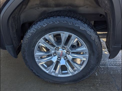 Used 2024 GMC Sierra 1500 Denali w/ Technology Package AWD/4WD image 16