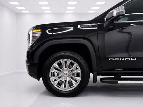 Used 2025 GMC Sierra 1500 Denali AWD/4WD image 9