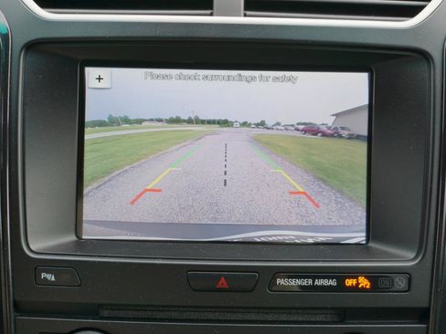 Used 2017 Ford Explorer XLT AWD/4WD image 12
