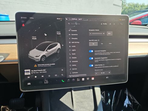 Used 2022 Tesla Model Y Long Range AWD/4WD image 17