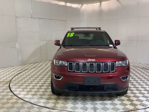 Used 2018 Jeep Grand Cherokee Laredo RWD image 3