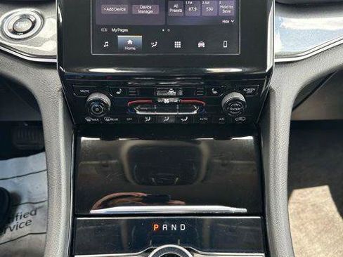 Used 2023 Jeep Grand Cherokee Laredo AWD/4WD image 28