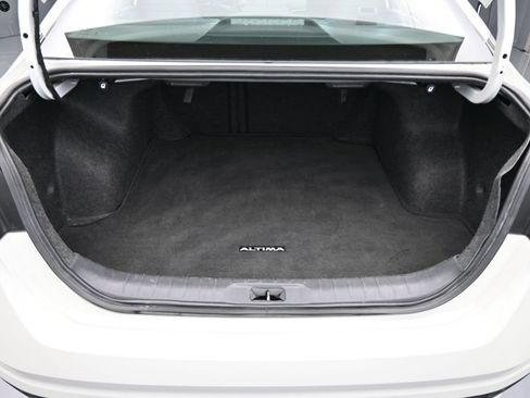 Used 2023 Nissan Altima 2.5 SV FWD image 41