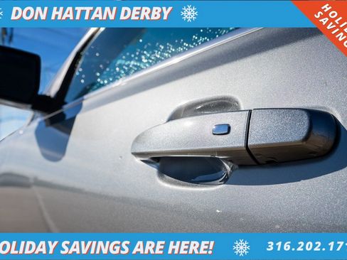 Used 2023 GMC Acadia SLE w/ Driver Convenience Package image 33