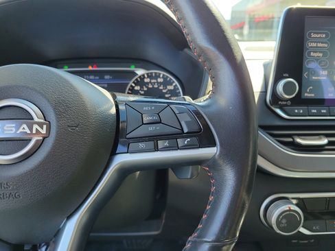 Used 2025 Nissan Altima 2.5 SR FWD image 23