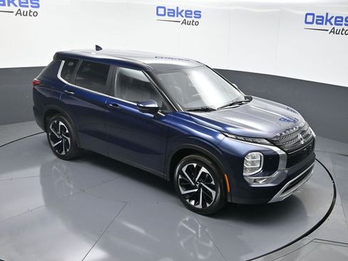 Used 2022 Mitsubishi Outlander SE image 49