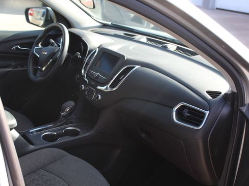 Used 2024 Chevrolet Equinox LT image 10