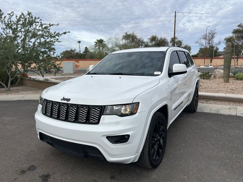 Used 2018 Jeep Grand Cherokee Altitude image 7