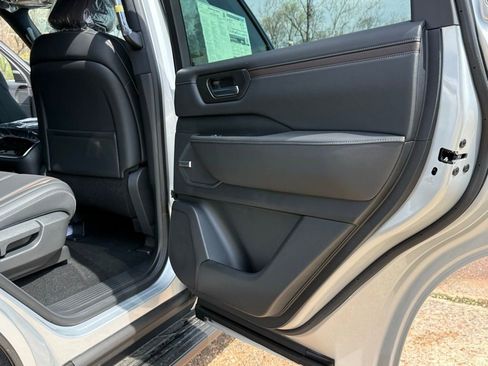 New 2026 Nissan Armada SL w/ Captain's Chari Seat Package AWD/4WD image 26
